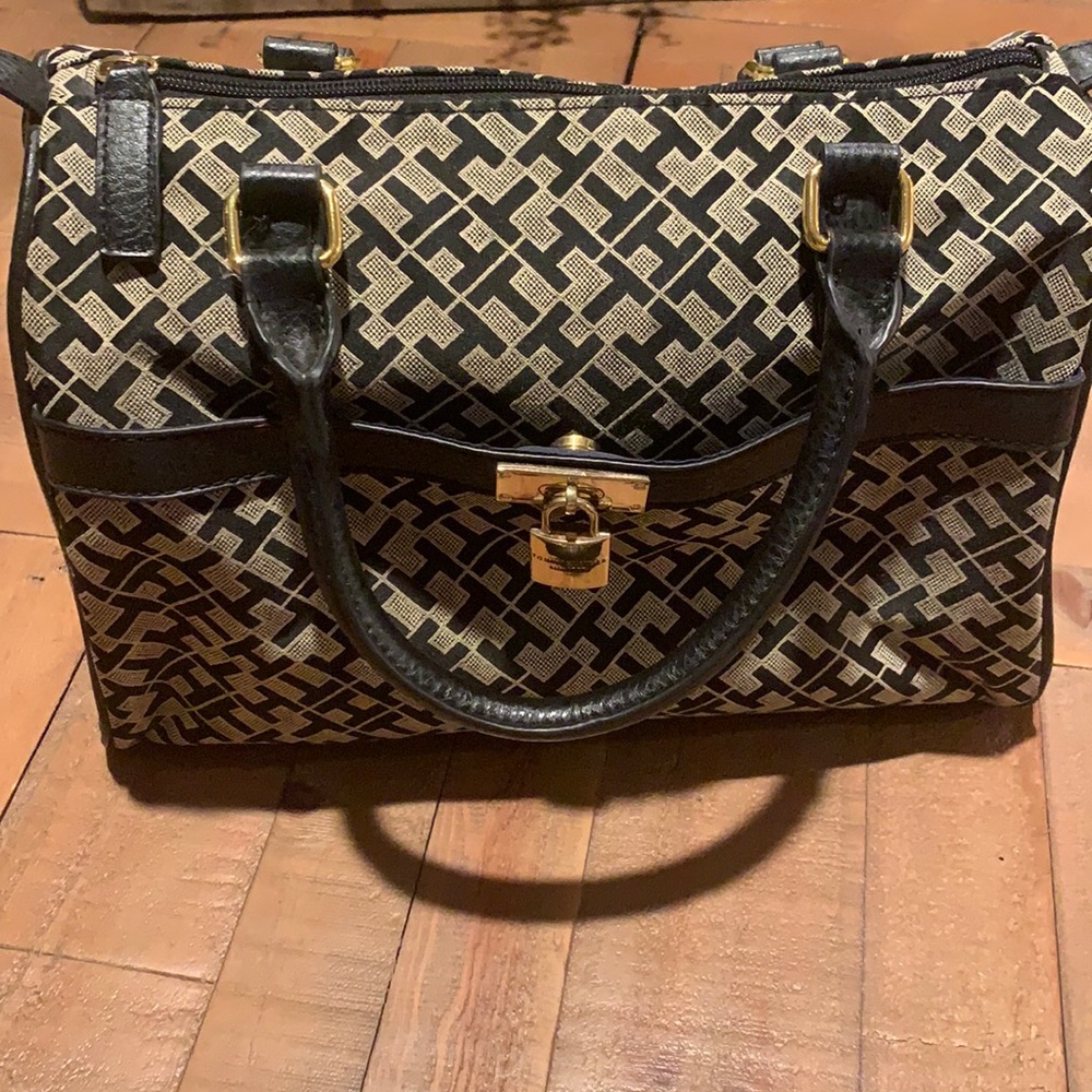 Tommy Hilfiger purse